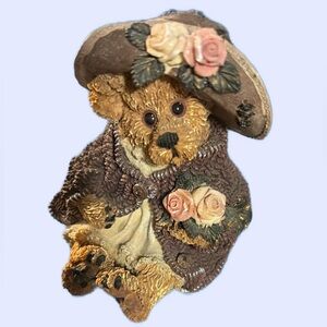 1999 Vintage Boyds Bear Figurine - Mrs. Tuttle - Stop and Smell the Roses